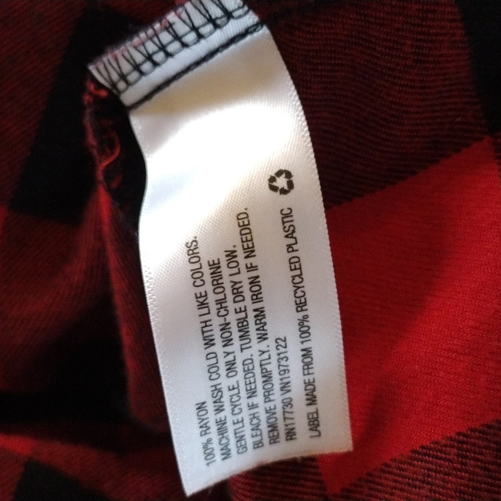 Universal Thread Split Collar Red And Black Flann… - image 4